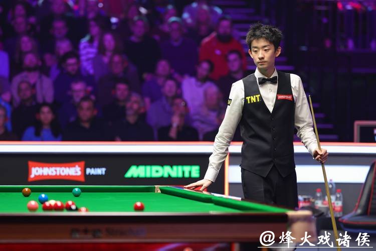 斯诺克大师赛：吴宜泽战胜肖国栋晋级四强