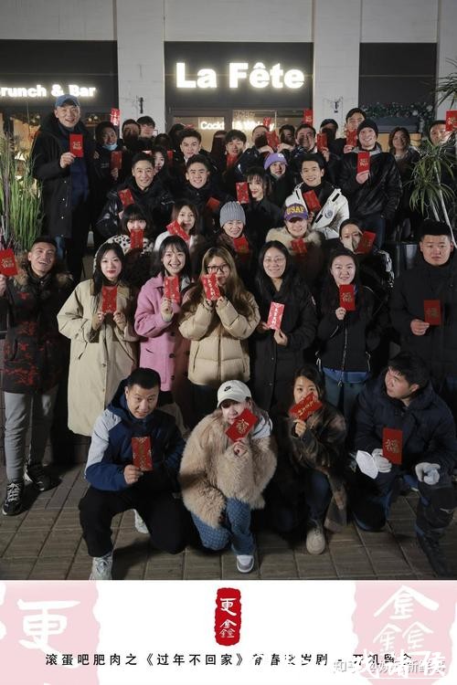 视频|杀青之后就回家过年!探访上海“竖店”短剧剧组 视频|杀青之后就回家过年!探访上海“竖店”短剧剧组