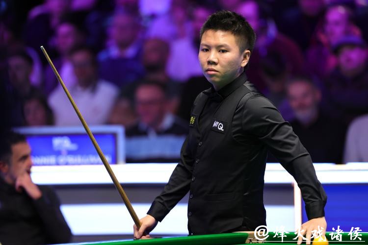 周跃龙6-4战胜奥沙利文 晋级斯诺克英锦赛16强 周跃龙6-4战胜奥沙利文 晋级斯诺克英锦赛16强